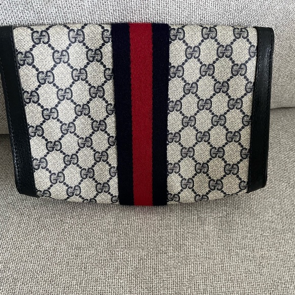Gucci original clutch bag navy with red stripe in perfect condition. - Picture 2 of 7